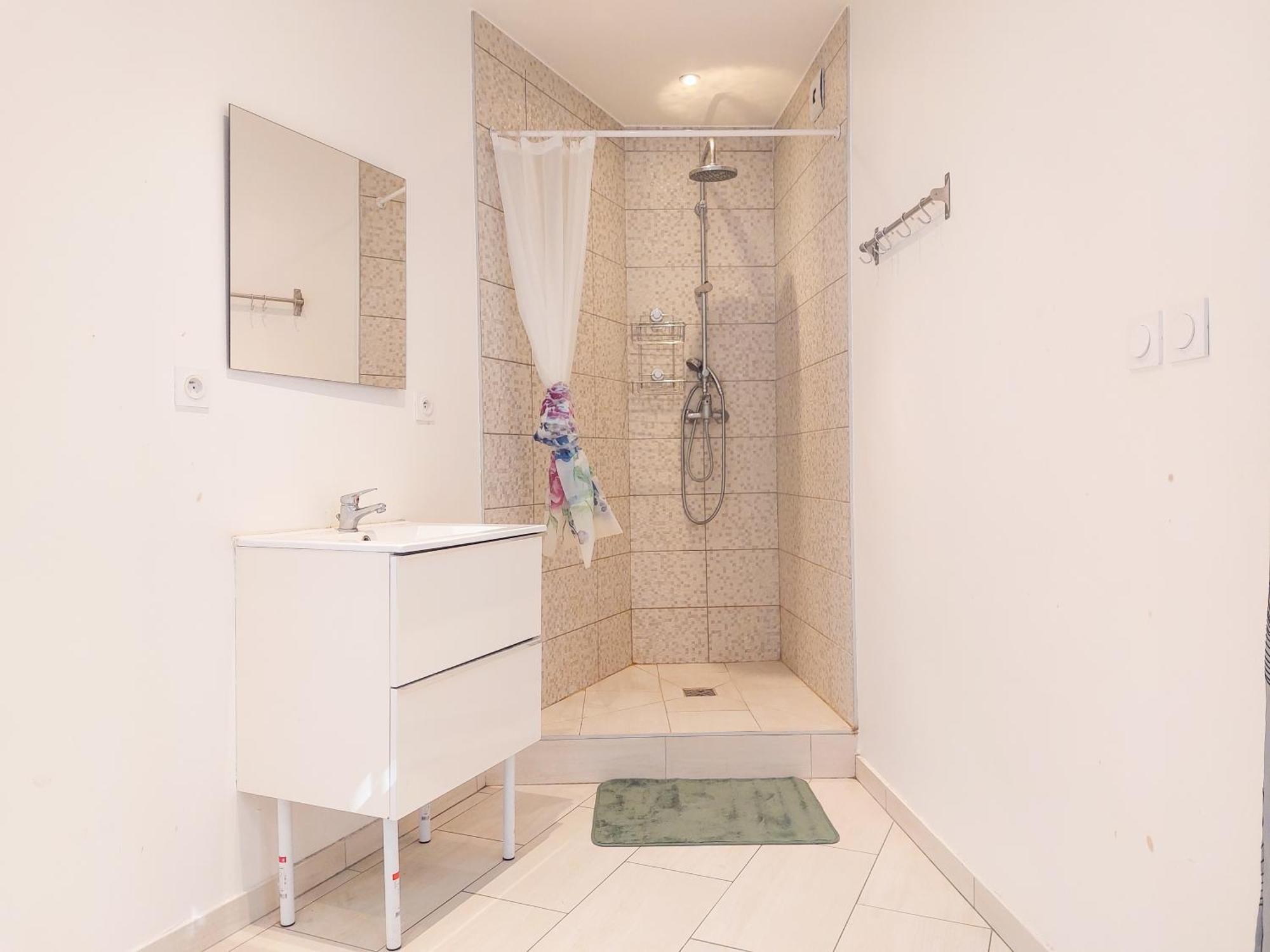 Pres Du Marche, Gare Et Port A 5mn Apartment *